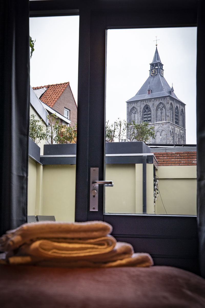 Het uitzicht uit het raam van de groepsaccommodatie in Oldenzaal.